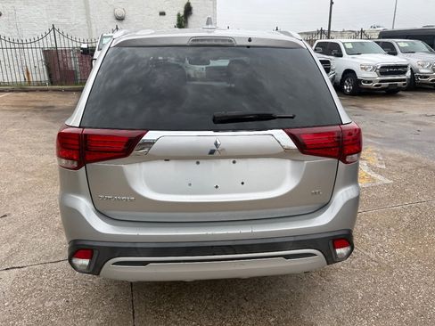 Used 2020 Mitsubishi Outlander SE FWD image 5