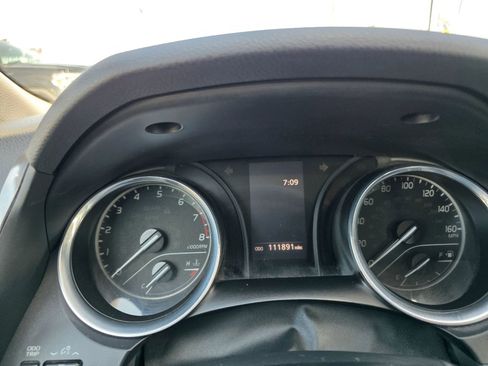 Used 2020 Toyota Camry LE FWD image 17