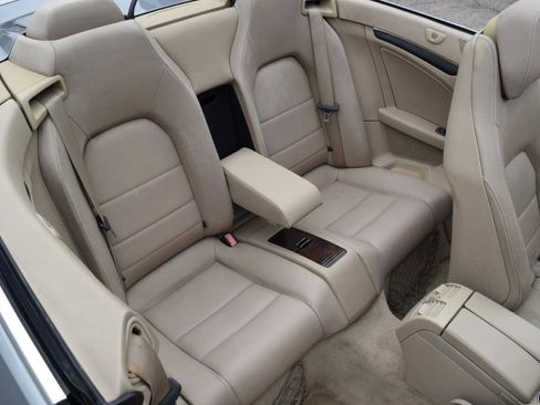 Used 2011 Mercedes-Benz E 350 Cabriolet image 32