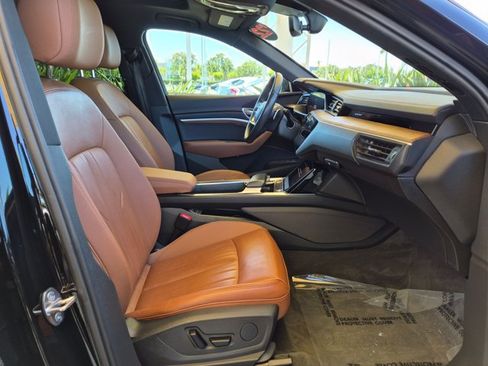 Used 2022 Audi e-tron Premium AWD/4WD image 20