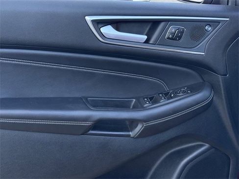 Used 2024 Ford Edge Titanium image 25