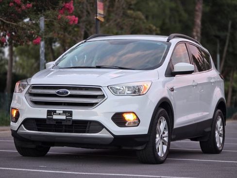 Used 2018 Ford Escape SE FWD image 48