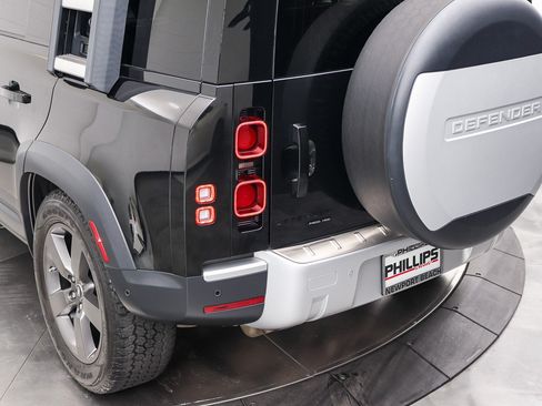 Used 2020 Land Rover Defender 110 First Edition AWD/4WD image 12