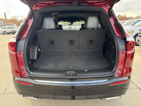 Used 2024 Buick Enclave Premium image 5