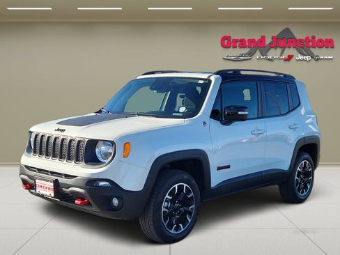 Used 2023 Jeep Renegade Trailhawk image 3