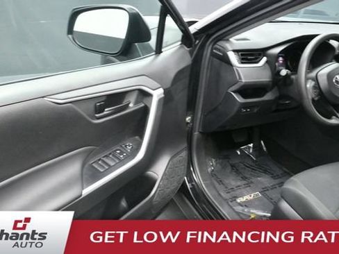 Used 2022 Toyota RAV4 LE w/ Carpet Mat Package (TMS) AWD/4WD image 26