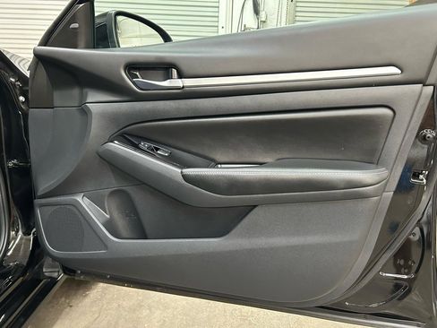 Used 2023 Nissan Altima 2.5 SV image 16