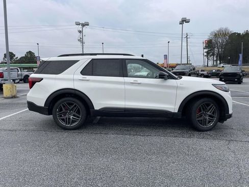 New 2026 Ford Explorer ST-Line w/ ST-Line Street Pack image 2