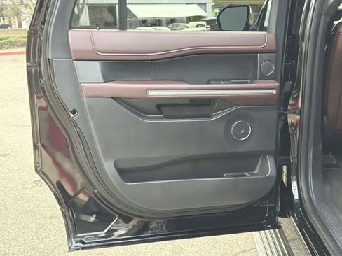 Used 2024 Ford Expedition Max Limited image 27