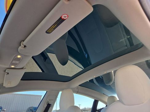 Used 2018 Tesla Model 3 Mid Range image 15