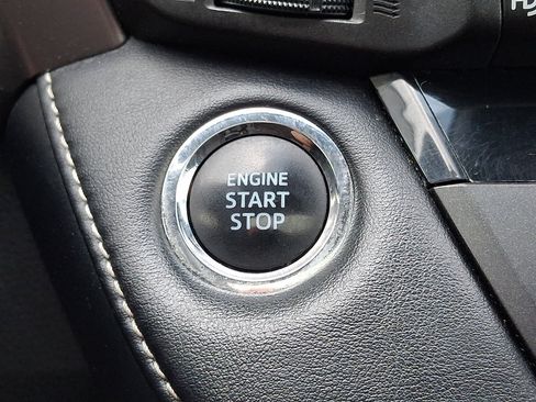 Used 2018 Toyota RAV4 XLE w/ Plus Extra Value Package AWD/4WD image 27