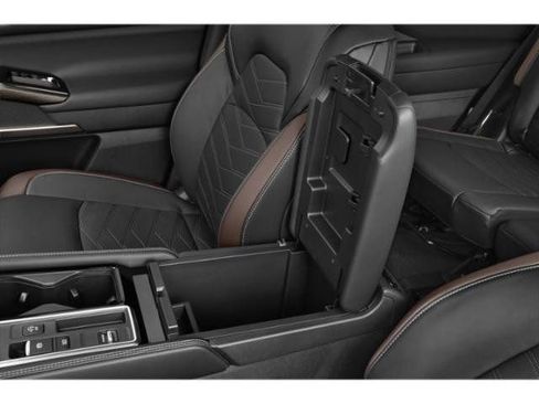 Used 2025 Nissan Pathfinder Platinum w/ Cargo Package FWD image 17