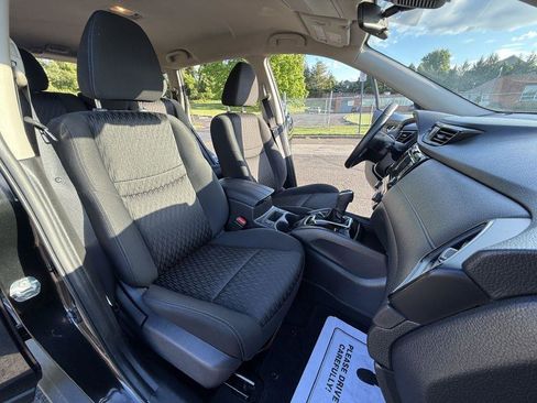 Used 2020 Nissan Rogue SV AWD/4WD image 17