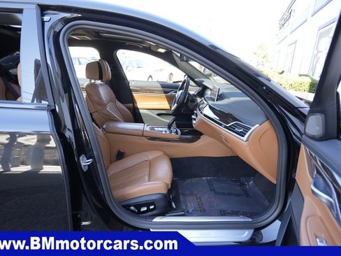 Used 2020 BMW 750i xDrive w/ Cold Weather Package AWD/4WD image 36
