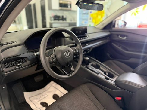 Used 2023 Honda Accord EX image 10
