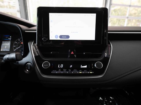 Used 2024 Toyota Corolla SE FWD image 17