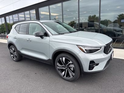 New 2026 Volvo XC40 B5 Ultra w/ Protection Package Premier