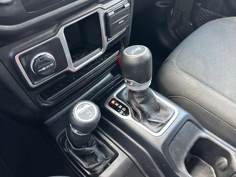 Used 2020 Jeep Wrangler Unlimited Sport AWD/4WD image 34