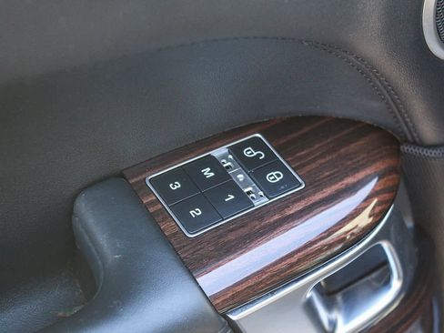 Used 2017 Land Rover Range Rover Long Wheelbase Supercharged image 18