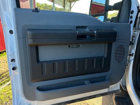 Used 2011 Ford F350 XL w/ PWR Equipment Group image 11