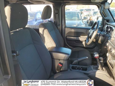 Used 2021 Jeep Wrangler Sport image 27