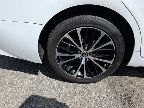 Used 2020 Toyota Camry SE w/ Convenience Package image 12