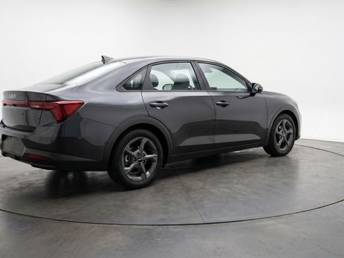 Used 2025 Kia K4 LXS FWD image 9