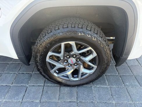 Used 2022 GMC Sierra 1500 SLT w/ SLT Premium Plus Package image 9