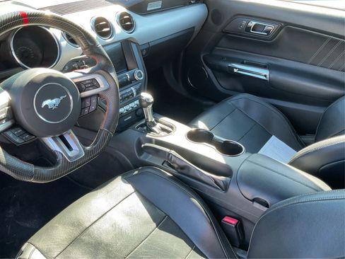 Used 2016 Ford Mustang Premium image 21