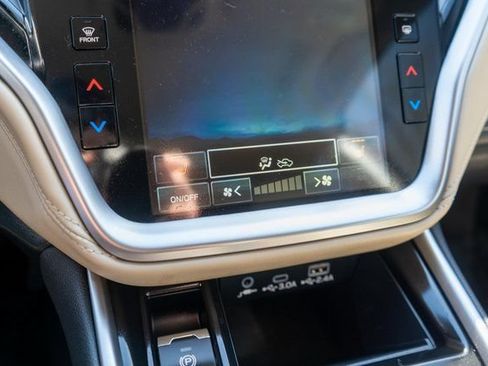 Used 2025 Subaru Outback Limited AWD/4WD image 32