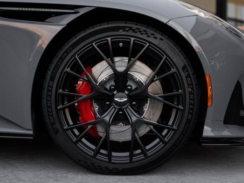 Used 2025 Aston Martin DB12 Coupe RWD image 12
