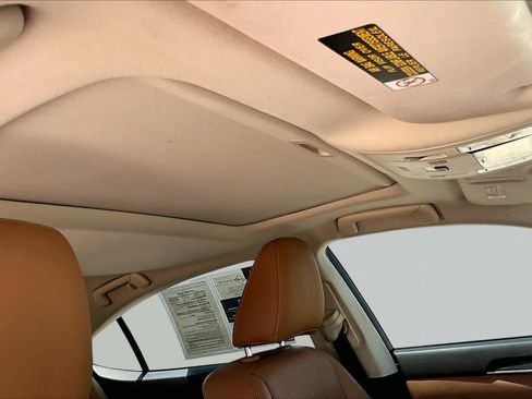 Used 2016 Lexus ES 350 w/ Premium Package w/Wood Trim FWD image 12