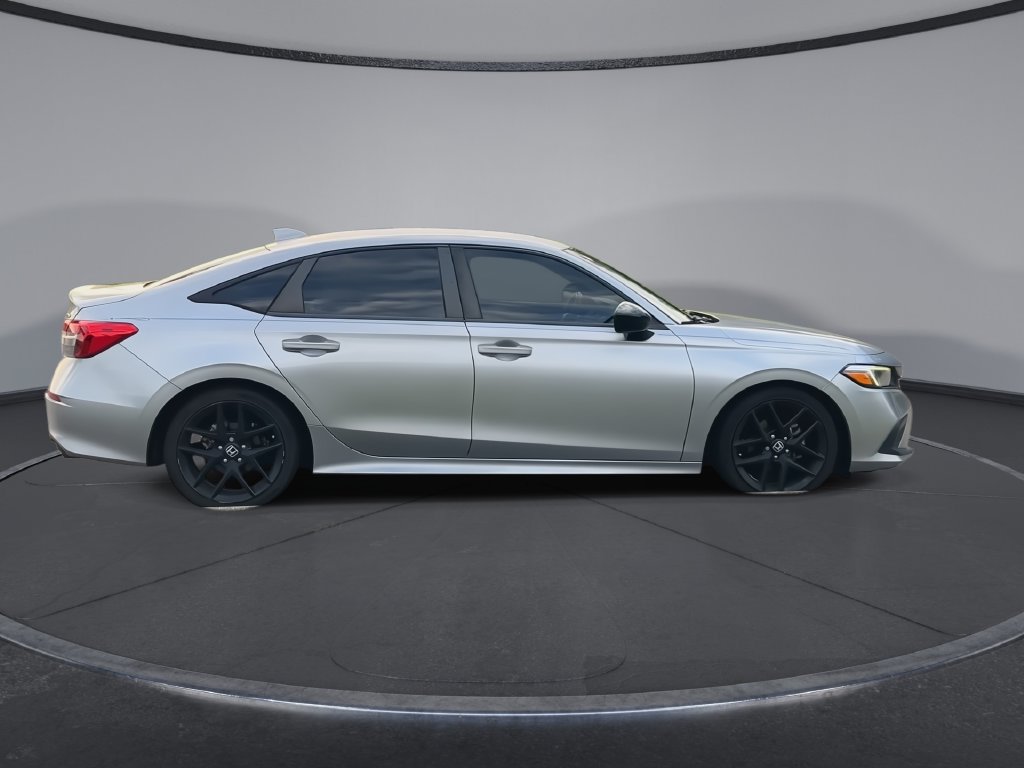 Used 2022 Honda Civic Sport image 9