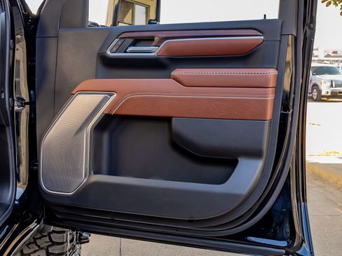 Used 2026 GMC Sierra 3500 Denali Ultimate image 37