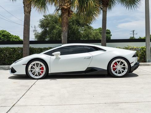 Used 2015 Lamborghini Huracan LP 610-4 AWD/4WD image 3