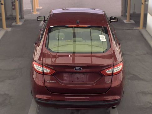Used 2016 Ford Fusion SE FWD image 5