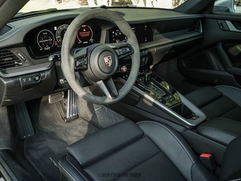 Used 2025 Porsche 911 Carrera S RWD image 36