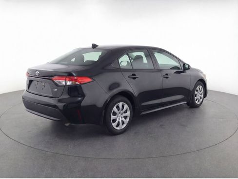 Used 2023 Toyota Corolla LE image 5