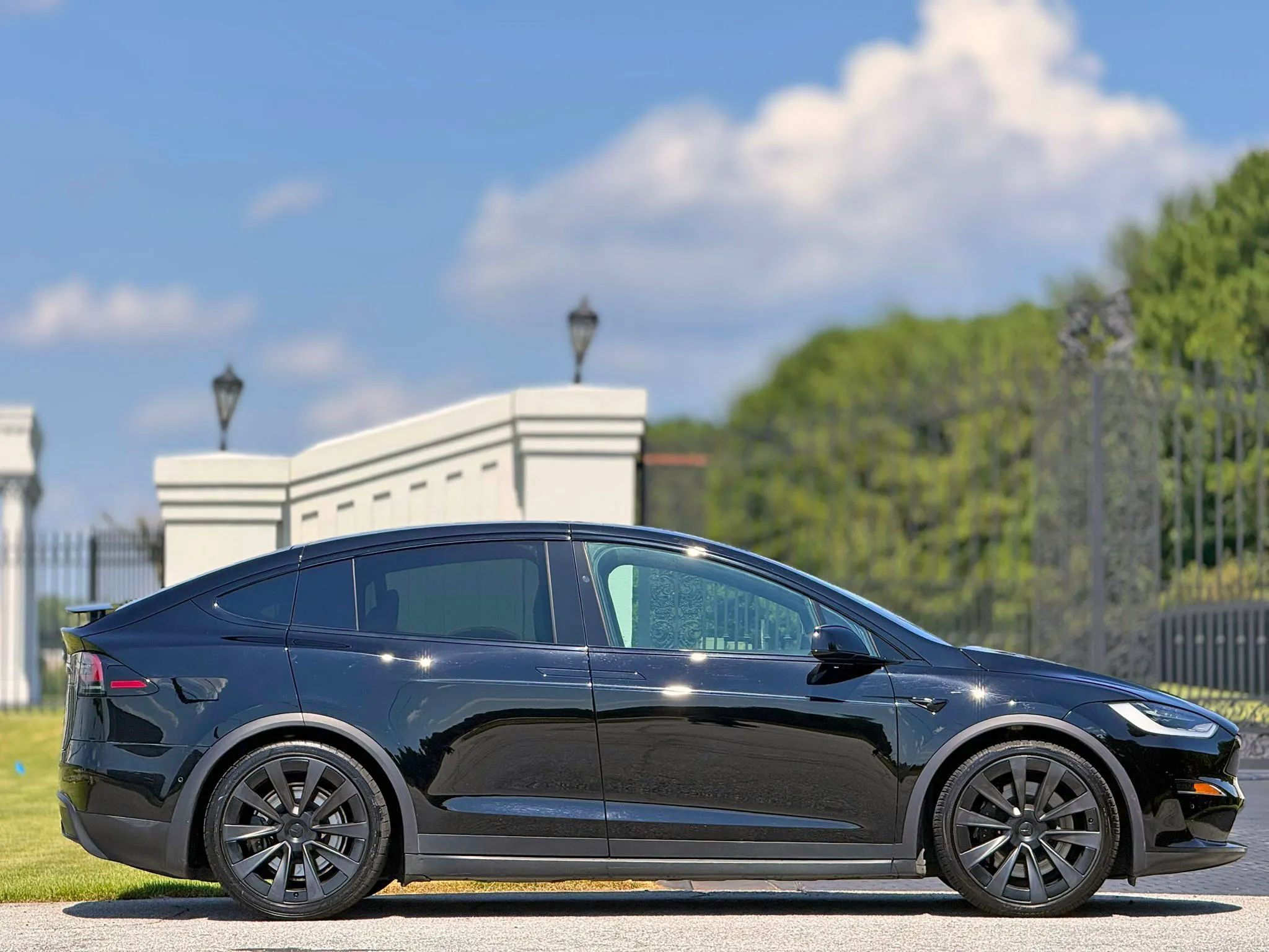 Used 2022 Tesla Model X AWD/4WD image 6