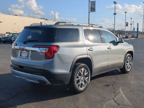 Used 2023 GMC Acadia SLT w/ Preferred Package image 8