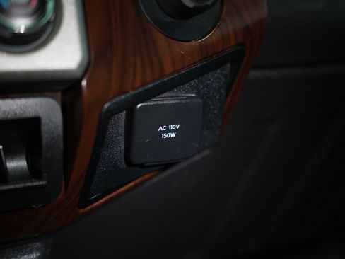 Used 2014 Ford F250 Lariat w/ Lariat Ultimate Package image 29