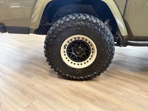 New 2025 Jeep Gladiator Willys image 14