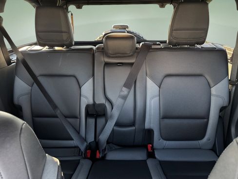 Used 2024 Ford Bronco Black Diamond w/ Sasquatch Package image 16