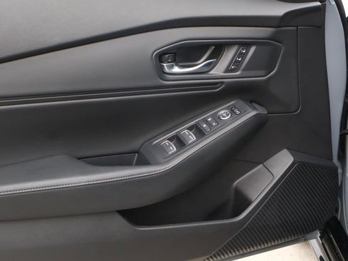 Used 2025 Honda Accord Sport image 17