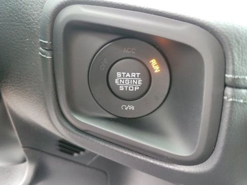 Used 2024 Jeep Wrangler Unlimited Sahara AWD/4WD image 45