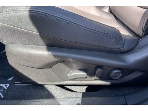 Certified 2026 Subaru Outback Premium AWD/4WD image 13