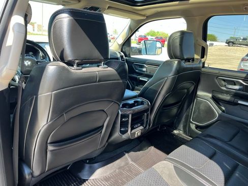 Used 2019 RAM 1500 Laramie AWD/4WD image 27