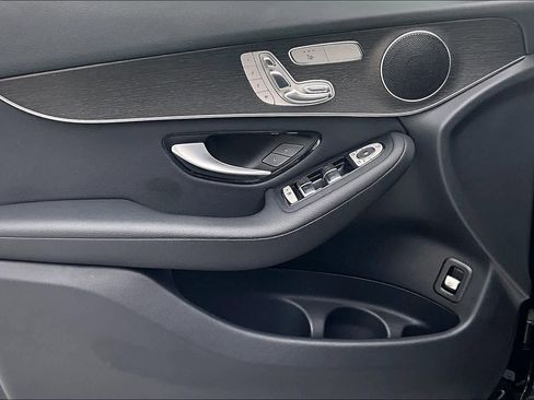 Used 2022 Mercedes-Benz GLC 300 GLC 300 w/ Premium Package Lite image 22