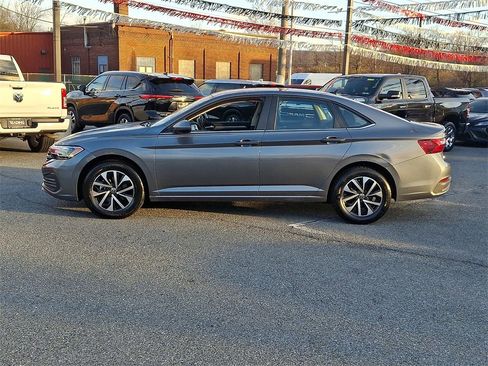 Used 2024 Volkswagen Jetta S image 9