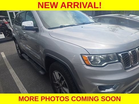 Used 2017 Jeep Grand Cherokee Limited AWD/4WD image 4